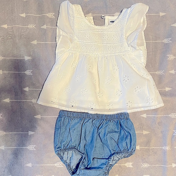 0-3 Month Clothing Lot - Picture 3 of 3